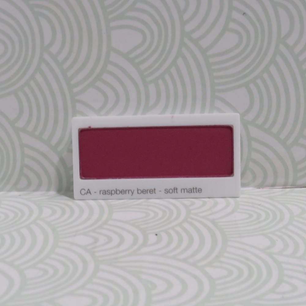 CLINIQUE💥SOFT MATTE EYESHADOW #CA RASPBERRY BERET REFILL💥 - Picture 1 of 5